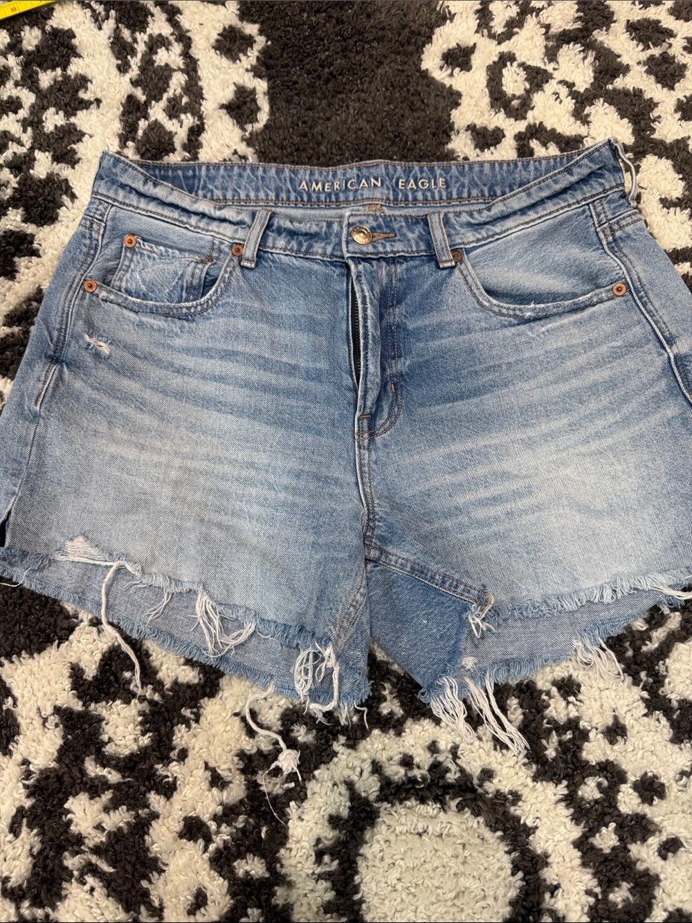 American Eagle Outfitters Light Blue Frayed Denim tomgirl Shorts 8